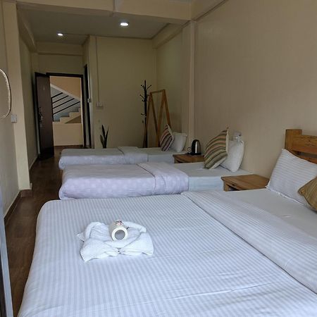 Santoshi Guest House, Pokhara Exteriör bild