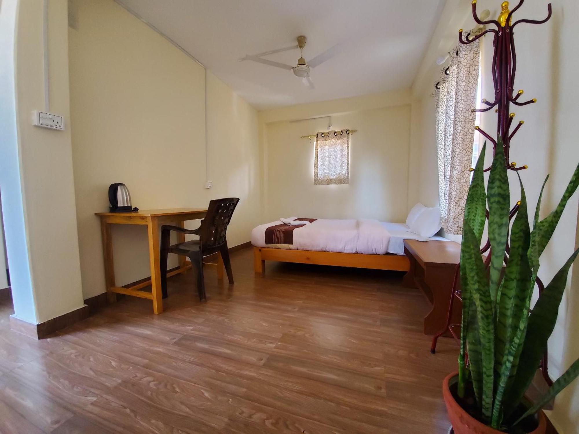 Santoshi Guest House, Pokhara Exteriör bild