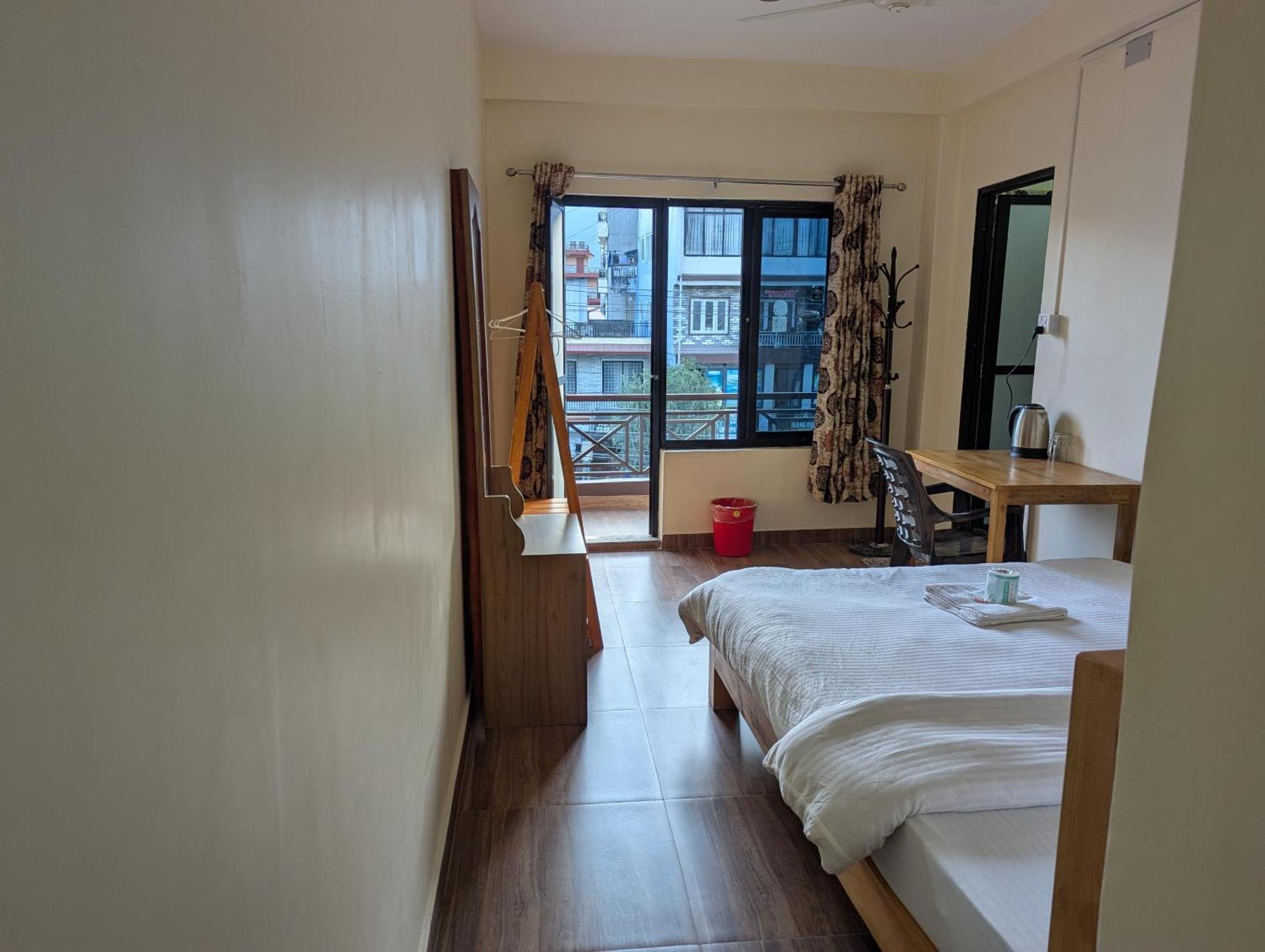 Santoshi Guest House, Pokhara Rum bild