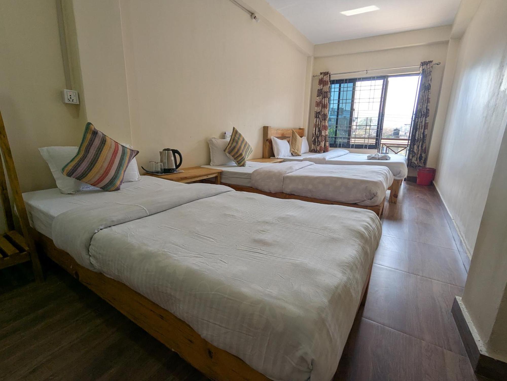 Santoshi Guest House, Pokhara Rum bild